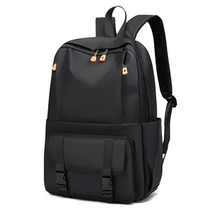 Stilvoller schwarzer Herren Business-Laptop-Rucksack mit großen Kapazität und Akzenten