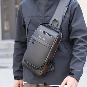 Sac de poitrine croisé imperméable pour homme avec verrou antivol et port de charge USB