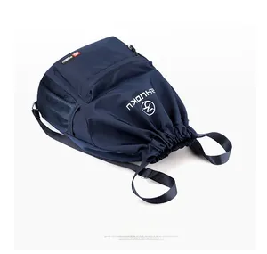 Vista dall'alto dello zaino oxford blu navy impermeabile con tasca a rete e coulisse