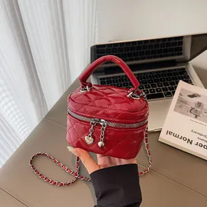 Mini Sac Bandoulière Matelassé en Cuir PU pour Femmes Avec Chaîne Sac à Épaule Mode Vanité Sac à Main Avec Pendentif Cœur pour Dame