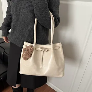 Retro cream beige tote bag with bear charm and large capacity for daily commuting style