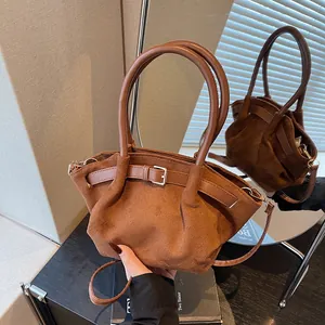 Borsa Tote in Camoscio Vintage per Donna Moda Grande Capacità Borsa a Spalla Tracolla Con Fibbia in Metallo Retrò Quotidiana