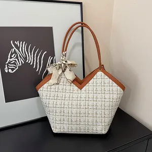 Sac Fourre-tout Élégant en Tweed pour Femmes Grande Capacité Sac Sous le Bras Avec Décoration Foulard Sac à Main Rétro