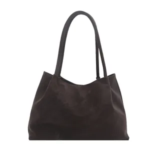 Minimalistische grote koffiebruine leren tote bag voor dames met dubbele slanke schouderbanden