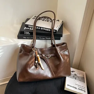Women's Vintage Large Capacity Tote Bag PU Leather Faux Suede Shoulder Bag With Wooden Bead Charm Commuter Handbag