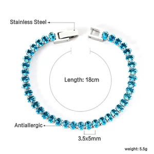 Detalle de la pulsera tenis de acero inoxidable de 18 cm con circonitas azules