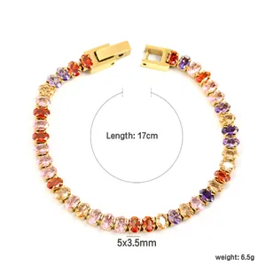 Detalle de pulsera tennis de 17cm bañada en oro 18k con circonitas de colores 5x3,5mm