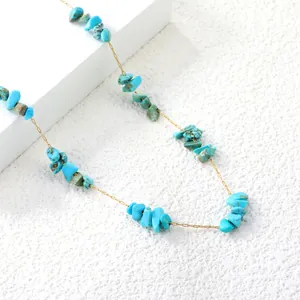 Franse vintage gouden ketting met natuurlijke turquoise steen hangers in boho-stijl