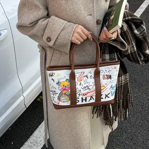 Graffiti-Eimertasche mit Cartoon-Bärenmuster und braunen Riemen für den Alltag
