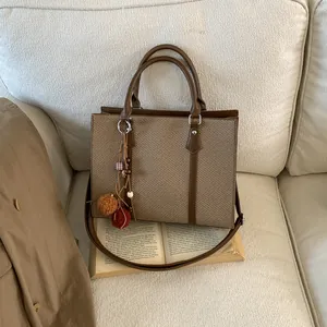 Women Vintage PU Leather Woven Tote Bag Large Capacity Commuter Shoulder Bag With Fuzzy Ball Pendant Handbag Casual