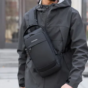 Borsa monospalla impermeabile da uomo con lucchetto antifurto e logo Fashion