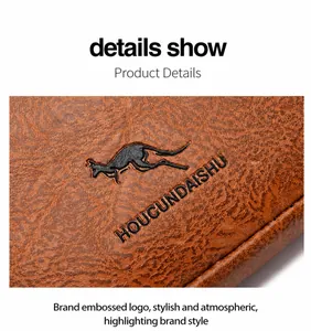 Detailaufnahme von braunem Leder mit Lychee-Narbung und geprägtem Känguru-Logo-Design