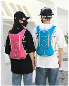 Outdoor-Trinkrucksäcke in Pink und Blau mit elastischen Bändern für Wandern und Radfahren