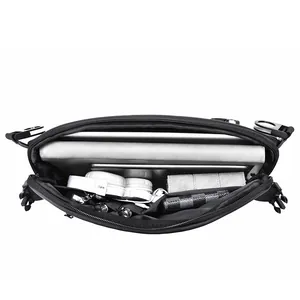 Sac bandoulière étanche avec grand rangement interne et compartiment pour tablette