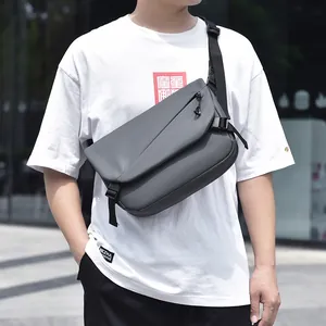 Borsa a tracolla grigio scuro impermeabile con tracolla regolabile per stile urbano