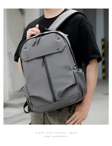 Détails du sac à dos professionnel gris foncé imperméable avec finition mate lisse