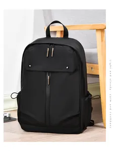 Détail du sac à dos d'affaires en nylon imperméable avec poches à cordon et fermeture orange