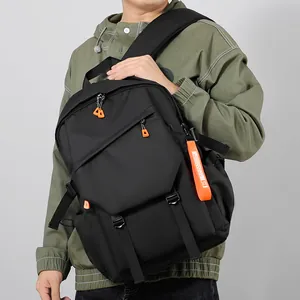 Mochila grande de nailon impermeable negra con cremalleras naranjas para viajes y ocio