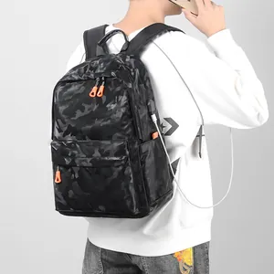 Sac à dos camouflage noir pour homme avec port de charge USB et tissu imperméable durable