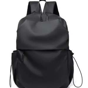 Sac à dos noir minimaliste étanche pour ordinateur avec multiples rangements