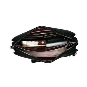 Schwarze Herren-Leder-Clutch mit geräumigem Innenraum und vielen praktischen Fächern