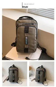 Détail du sac de poitrine sport kaki montrant le port de charge USB et le tissu en nylon