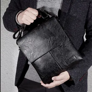 Men's vintage black leather crossbody shoulder bag for business leisure style