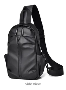 Vue latérale d'un sac de poitrine noir étanche en oxford avec plusieurs compartiments zippés