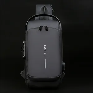 Waterdichte zwarte borsttas met anti-diefstal combinatieslot en USB-oplaadpoort voor heren