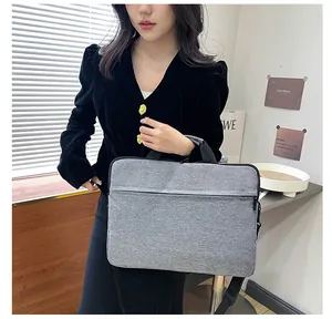 Borsa porta PC grigia impermeabile con manici e tracolla regolabile per stile business