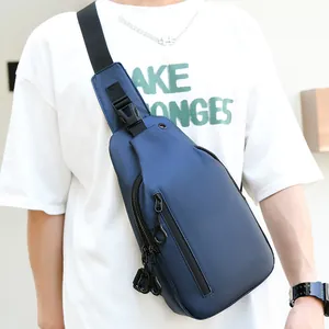 Sac de poitrine pour homme bleu marine imperméable avec grande capacité et sangle