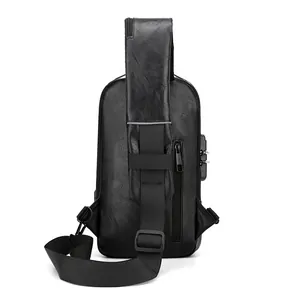 Sac de poitrine antivol pour homme avec serrure à code et texture cuir noir grainé