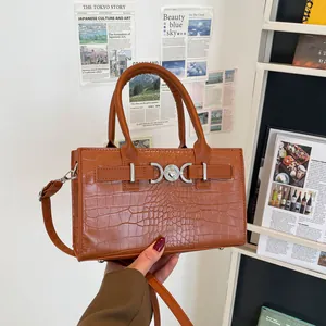 Women Crocodile Pattern PU Leather Handbag Vintage Heart Buckle Shoulder Bag Fashion Crossbody Small Square Bag For Daily