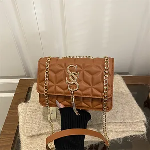 Women's Fashion Quilted Chain Shoulder Bag PU Leather Geometric Crossbody Bag Metal Logo Tassel Decorative Small Square Bag