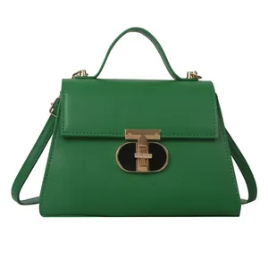 Borsa a mano alla moda in pelle PU verde smeraldo con chiusura metallica a T dorata