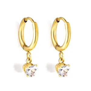 Élégantes boucles d'oreilles en acier doré 18 carats avec pendentifs cœur en zircon