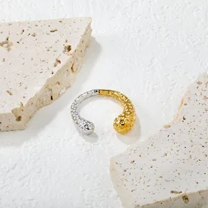 Zweifarbiger geometrischer offener Ring mit Blasenstruktur und 18k Vergoldung Finish