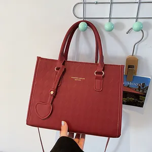 Fashion Quilted Rhombic PU Leather Handbag Large Capacity Women Tote With Heart Charm Gold Hardware Crossbody Shoulder Bag