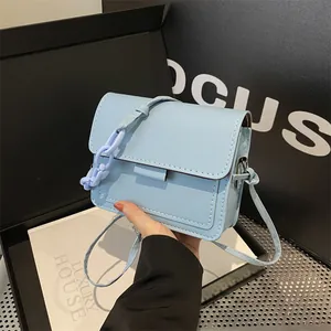 Borsa Tracolla Donna Pelle PU Moda Piccola Borsa Quadrata Con Catena Borsa Mano Minimalista Patta Quotidiana Casual