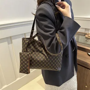 Vintage braunes Monogramm Tote Bag Set mit passender kleiner Tasche für Damenmode
