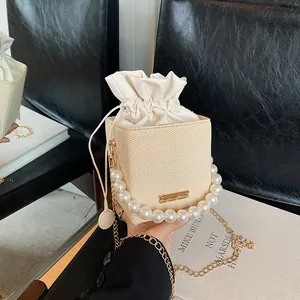 Sac Seau Tissé pour Femme Élégante Poignée en Künstliche Perles Sac Bandoulière Chaîne en Métal Cordon de Serrage Sac à Main Carré