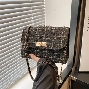 Sac à Bandoulière Élégant en Tweed pour Femmes Sac Carré Matelassé avec Fermoir en Métal Mode Vintage Fête Sac à Main