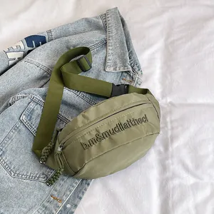 Sac de Poitrine Minimaliste Urbain Polyester Hommes Femmes Couleur Unie Broderie Lettre Sac Banane Sport Voyage Sacoche