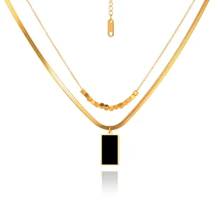 Collar de doble capa en acero inoxidable dorado con cadena de serpiente y colgante rectangular