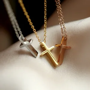Collier Pendentif Croix en Acier Inoxydable Minimaliste pour Femmes Plaqué Or Argent Or Rose Chaîne de Clavicule Religieuse Bijoux Cadeau