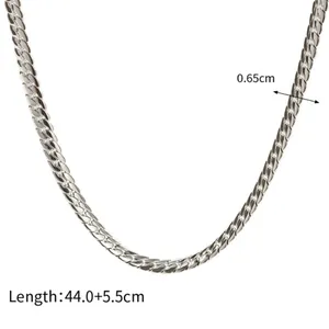 Detail view of 0.65cm wide stainless steel curb chain with size labels and dimensions