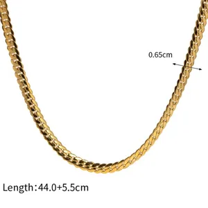 Detail shot of golden Cuban link necklace with 0.65cm width and 44.0+5.5cm length markings