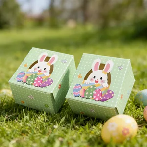 Scatola regalo di Pasqua verde a pois con motivo a coniglietto su scatola quadrata in cartoncino