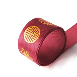 Ruban de satin rouge foncé avec motifs dorés pour emballages de boîtes cadeaux