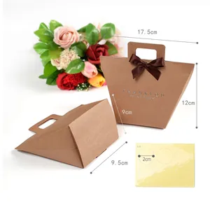 Trapezförmige Kraftpapiertüte mit Seifenschleife und Dankestext für Business-Geschenke